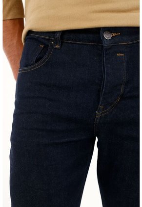 Tennis Jean Skinny Tono Oscuro Para Hombre