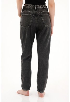 Tennis Jean Mom Tiro Alto En Black Denim Para Mujer