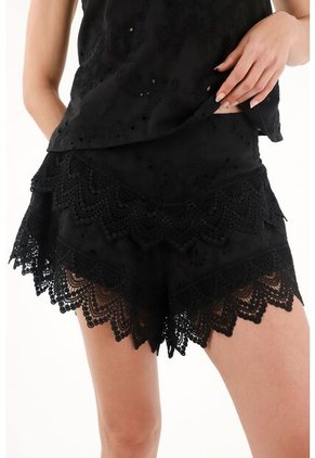 Tennis Bermuda Negra De Ojalillo Con Boleros Para Mujer