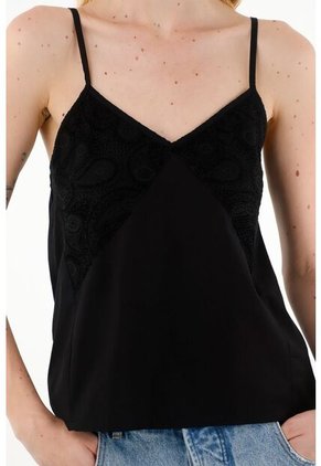 Tennis Camisa Negra Con Tejido En Copas Para Mujer