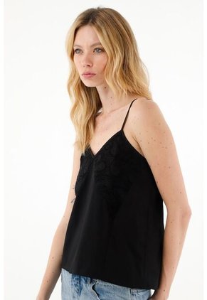 Tennis Camisa Negra Con Tejido En Copas Para Mujer