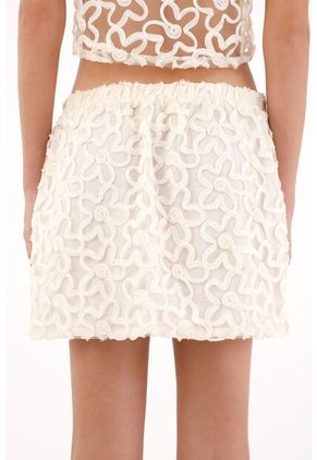 Tennis Falda Corta En Tela Bordada Con Flores Crudo Para Mujer