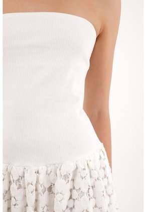 Tennis Vestido Corto Strapless Crudo Con Textura Suave Para Mujer