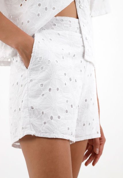 Bermuda En Ojalillo Blanca Para Mujer