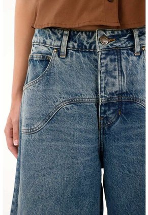Tennis Jean Horseshoe De Tiro Bajo Con Cortes Decorativos Para Mujer