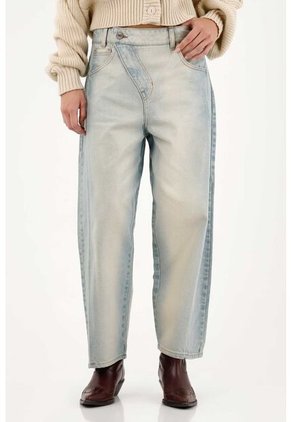 Tennis Jean Recto Con Efecto Resinado Para Mujer