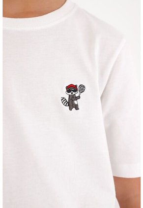 Camiseta Con Bordado Localizado Blanca Para Niño