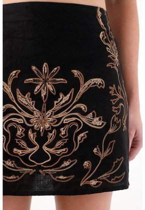 Tennis Falda Corta En Lino Con Bordado Negra Para Mujer