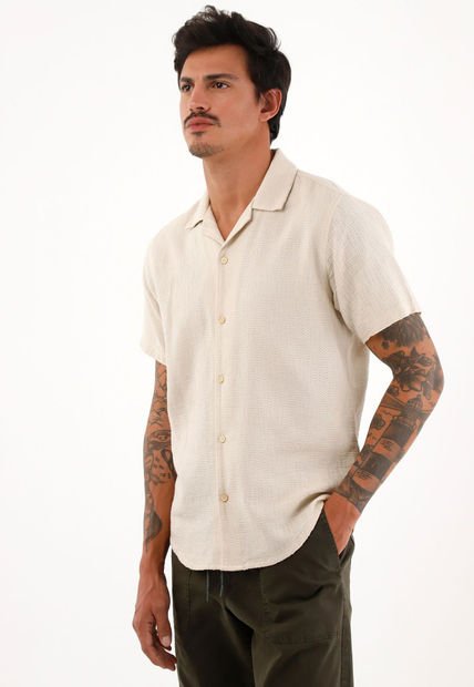 Camisa Resort Con Tela Texturizada Crudo Para Hombre