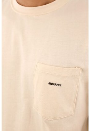 Camiseta Crudo Con Bolsillo Delantero Para Hombre