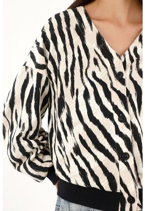 Tennis Buzo Con Estampado Animal Print De Botones Para Mujer