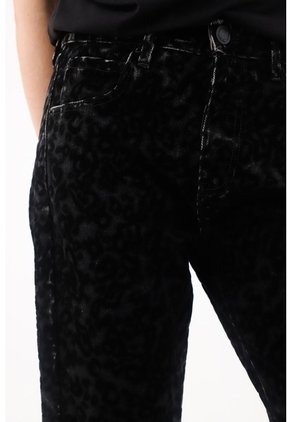 Tennis Jean Recto De Animal Print Para Mujer