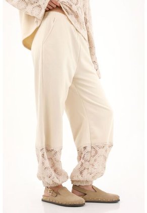 Tennis Pantalón En Burda Con Bota Enresortada Crudo Para Mujer