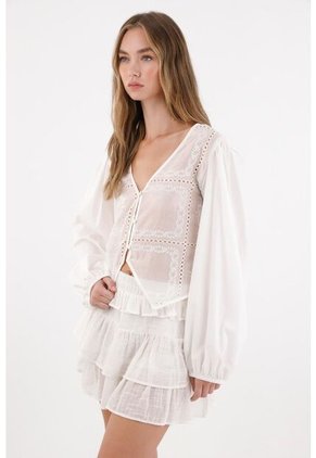 Tennis Camisa Con Transparencia Y Bordado Crudo Para Mujer