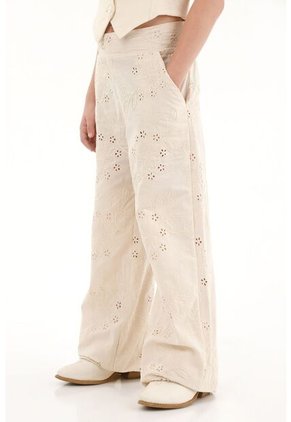 Pantalón En Ojalillo Color Crudo Para Niña