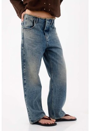 Tennis Jeans Recto En Denim Con Efecto Vintage Difuminado Para Mujer