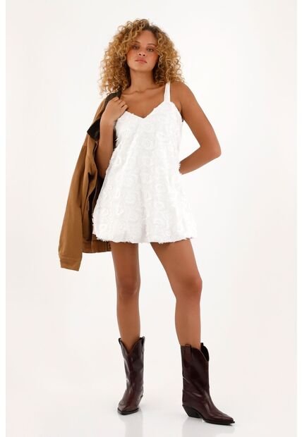 Tennis Vestido Corto Con Tela Bordada En Delantero Crudo Para Mujer