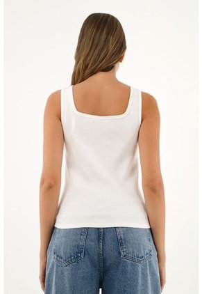 Camiseta Blanca Con Recogido En Escote Para Mujer