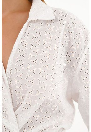Tennis Camisa Blanca En Ojalillo Para Mujer