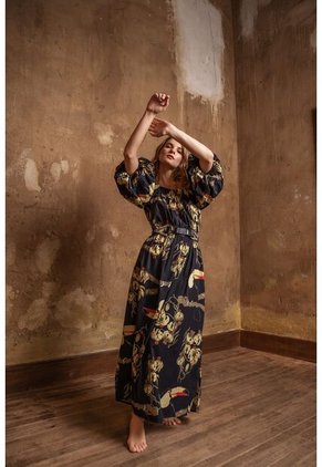 Vestido De Mujer, Diseño Midi Con Cuello Bandeja Manga Corta, Con Estampado De Tucanes