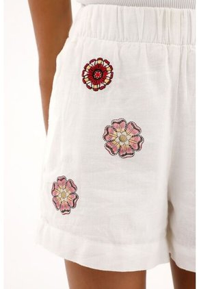 Bermuda Con Bordado De Flores Crudo Para Niña