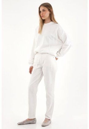 Tennis Buzo Con Flecos Y Apliques Crudo Para Mujer