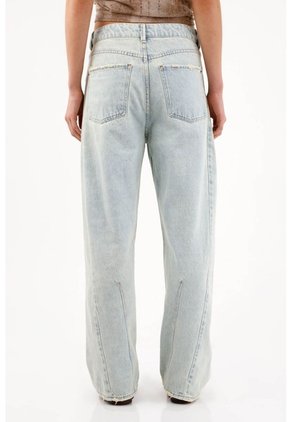Tennis Jean Wide Leg Con Costuras Paneladas En Algodón Azul Claro Para Mujer