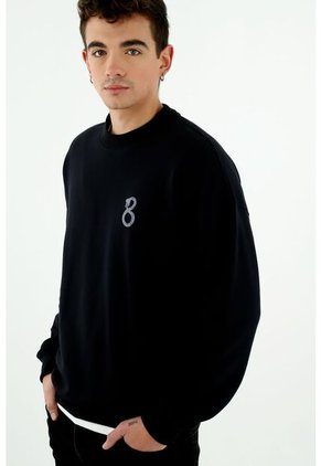 Buzo Negro Con Estampado En Espalda Y Punto Corazón Para Hombre