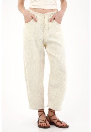 Tennis Jean Horseshoe Con Detalles Desflecados Crudo Para Mujer