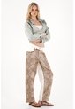 Tennis Pantalón Horseshoe Con Tela Bordada Sobrepuesta Crudo Para Mujer de Tennis