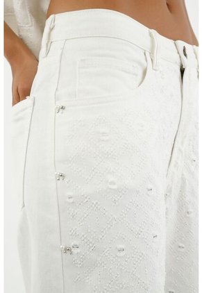 Jean Crudo Con Piedras Decorativas Para Mujer