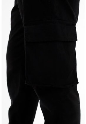Tennis Pantalón Negro Tipo Jogger Para Hombre