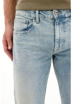 Tennis Jean Recto Con Arrugas 3D Azul Claro Para Hombre