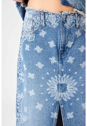 Tennis Falda Larga Con Estampado Paisley En Denim Para Mujer