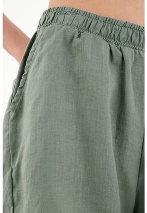 Bermuda Verde En 100% Lino Para Mujer