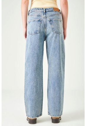 Tennis Jean Recto Con Pretina En Denim Para Mujer