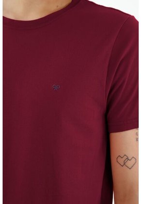 Camiseta Roja Con Bordado Para Hombre