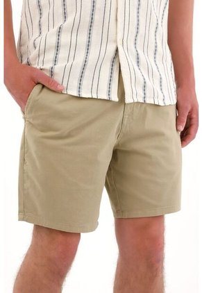 Bermuda Tipo Chino Con Bolsillos De Ribete Café Para Hombre