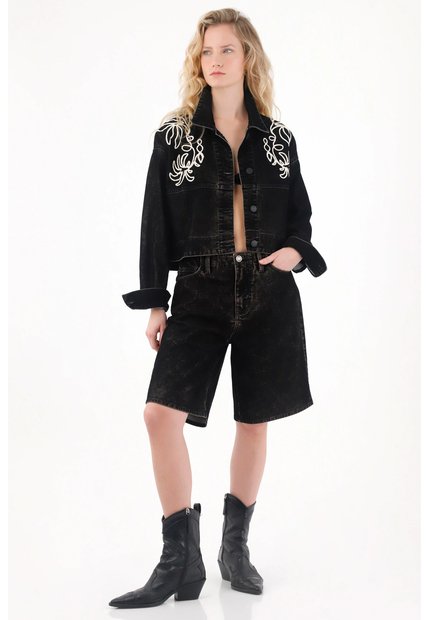 Tennis Bermuda En Velvet Negro Para Mujer
