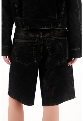 Tennis Bermuda En Velvet Negro Para Mujer