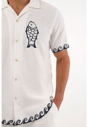 Tennis Camisa Manga Corta Con Estampado Localizado Crudo Para Hombre