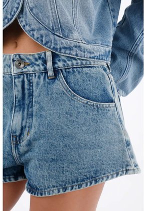 Tennis Bermuda Para Mujer De Denim Azul Claro Fit Relajado Con Ruedo Curvo