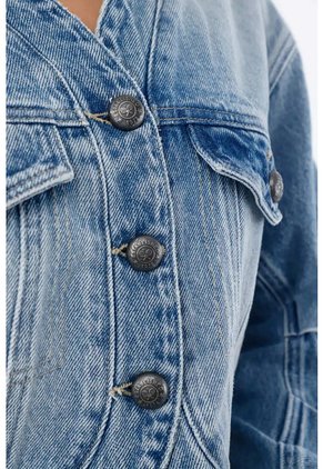 Tennis Chaqueta Denim Azul Claro Con Con Detalle Curvo En La Parte Inferior Para Mujer