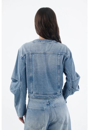Tennis Chaqueta Denim Azul Claro Con Con Detalle Curvo En La Parte Inferior Para Mujer