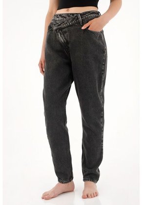 Tennis Jean Mom Tiro Alto En Black Denim Para Mujer