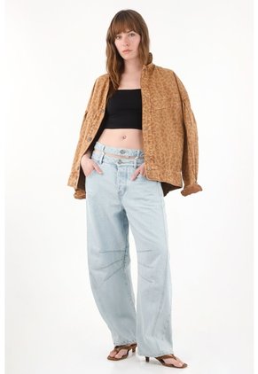 Tennis Jean Horseshoe Con Doble Pretina Y Cut Out Para Mujer