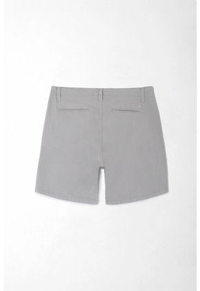 Tennis Bermuda Para Hombre En Algodón Gris Claro Fit Tradicional Con Bolsillos Diagonales Tipo Chino