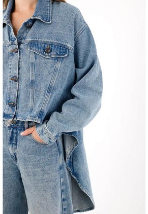 Tennis Chaqueta Oversize Con Bajo Asimétrico En Denim Azul Para Mujer