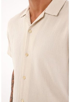 Tennis Camisa Resort Con Tela Texturizada Crudo Para Hombre