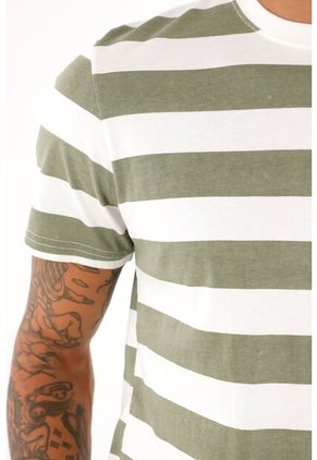 Camiseta Con Estampado De Rayas Verdes Para Hombre